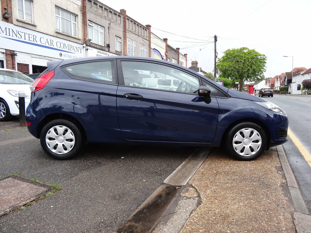 Ford Fiesta Studio U504 Ulez Red #9