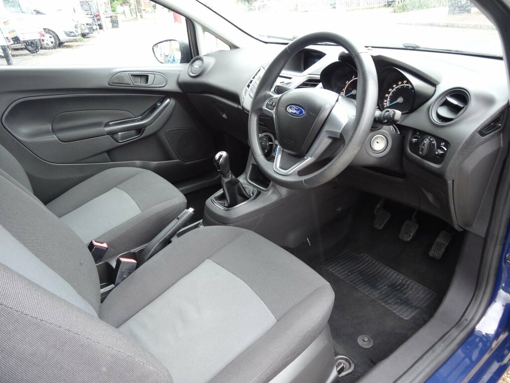 Ford Fiesta Studio U504 Ulez Red #10