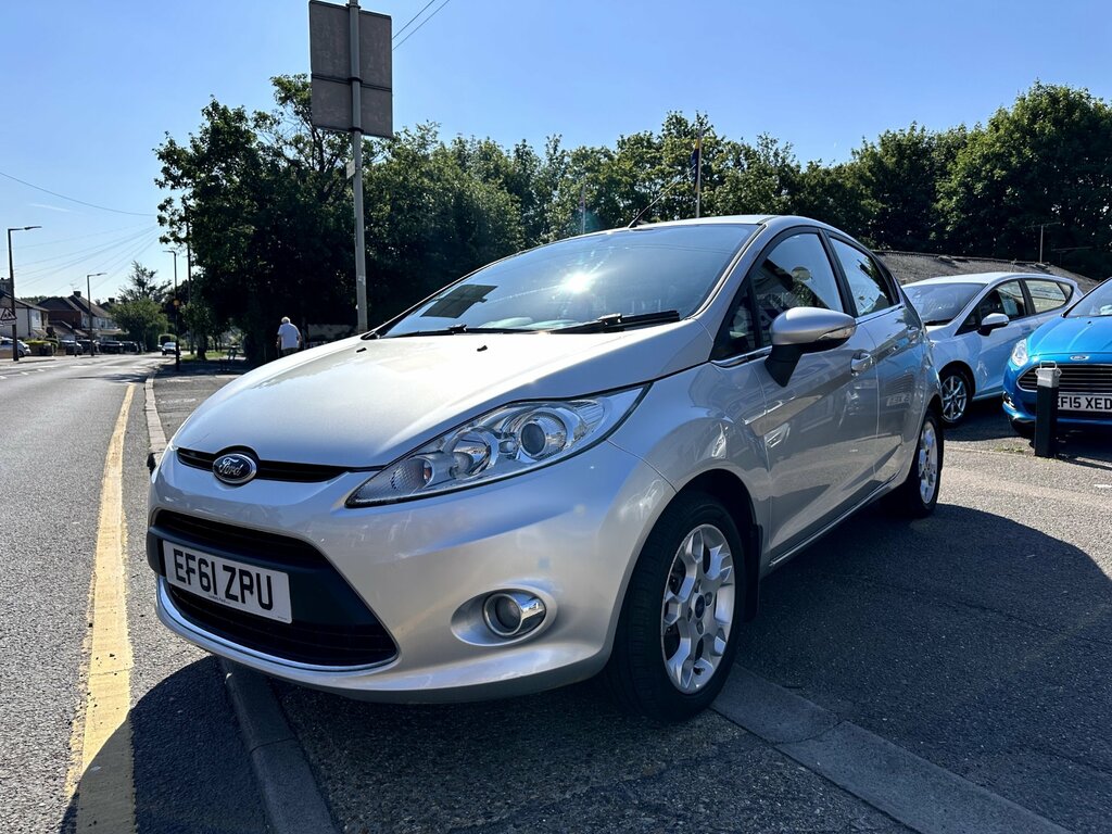 Ford Fiesta 1.25 Zetec Hatchback 129 Gkm, Silver #3