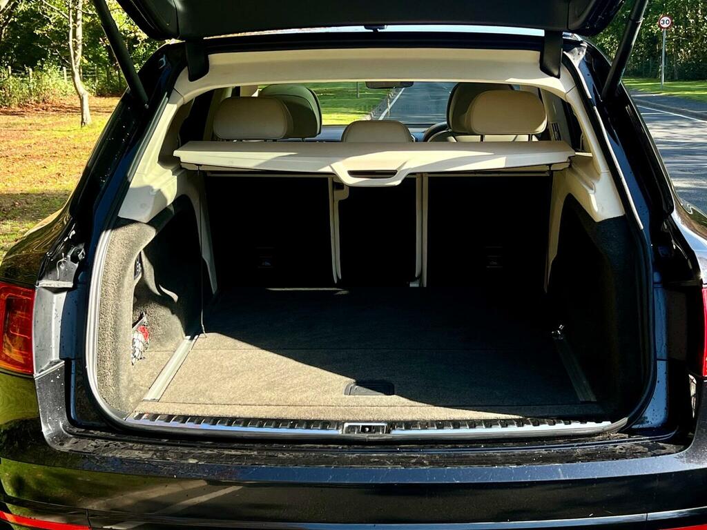 Bentley Bentayga W12 Blue #15
