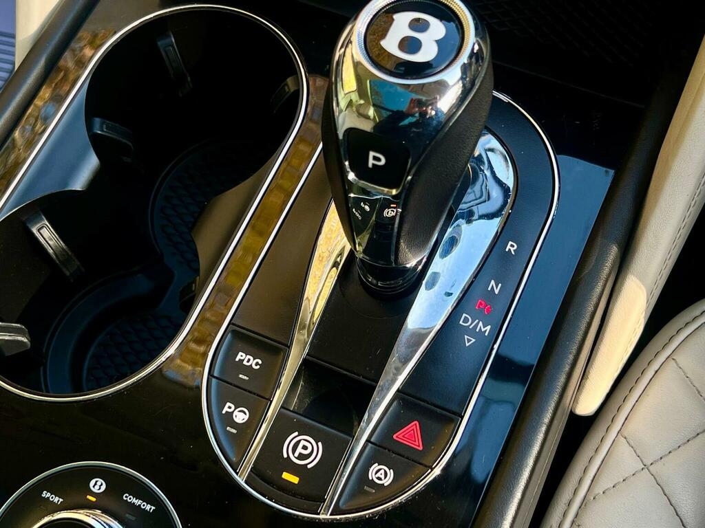 Bentley Bentayga W12 Blue #10