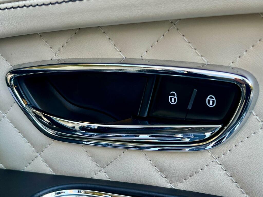 Bentley Bentayga W12 Blue #30