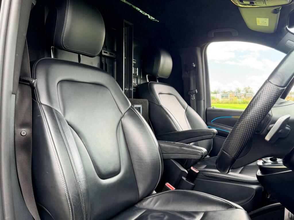 Mercedes-Benz V Class V 250 D Amg Black #34
