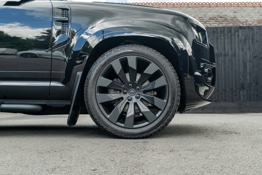 Land Rover Defender 110 X-dynamic Hse Black #14