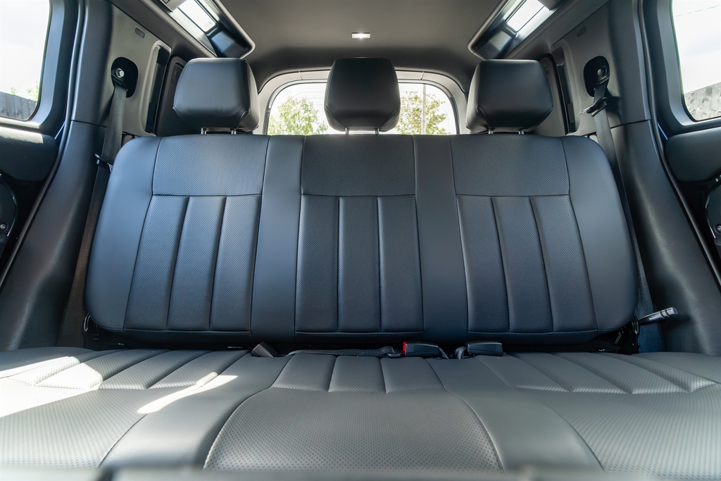 Land Rover Defender 110 X-dynamic Hse Black #39