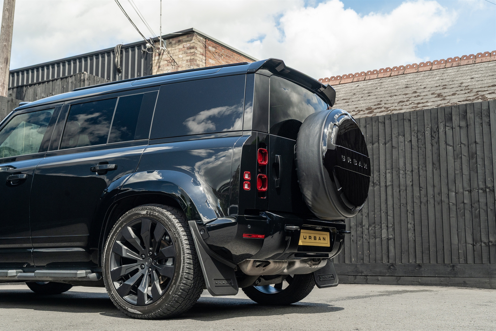 Land Rover Defender 110 X-dynamic Hse Black #21