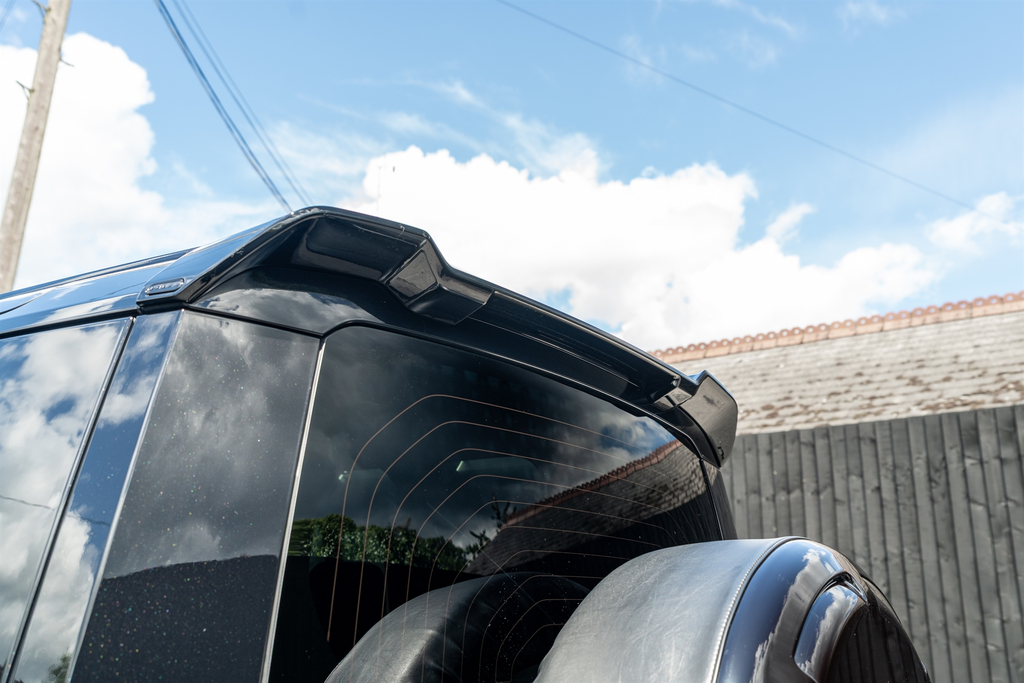 Land Rover Defender 110 X-dynamic Hse Black #25