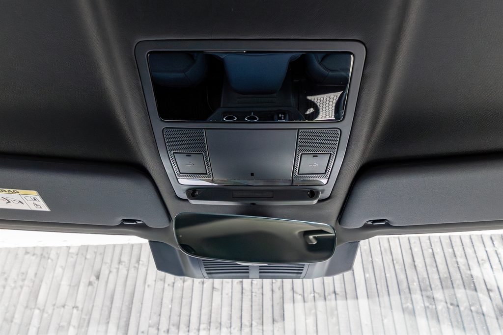 Land Rover Defender 110 X-dynamic Hse Black #32