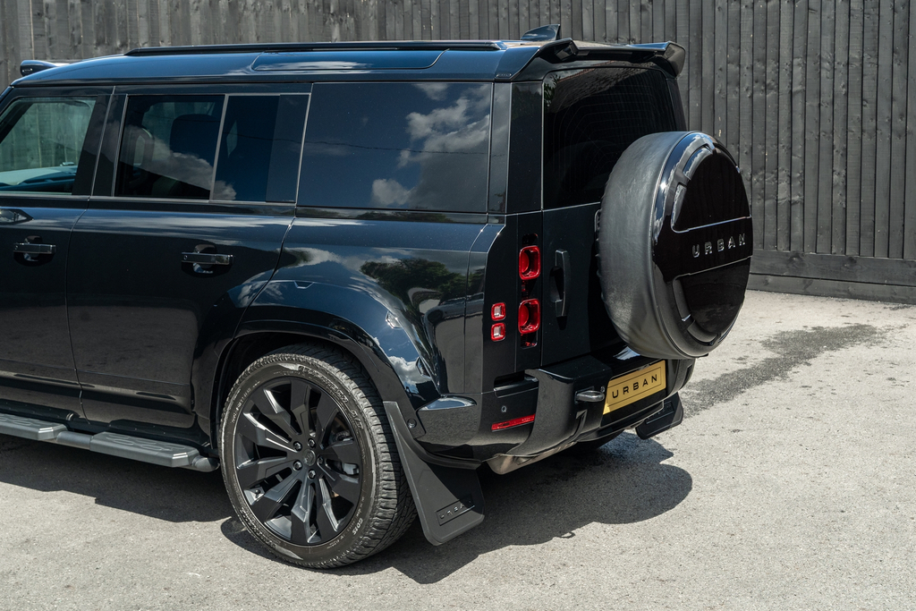 Land Rover Defender 110 X-dynamic Hse Black #22