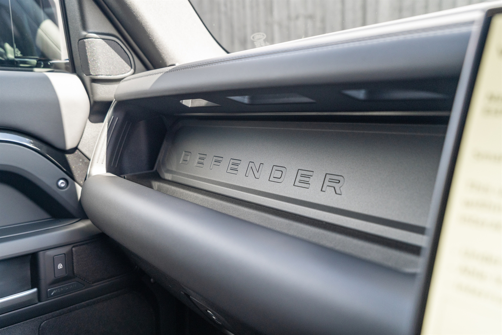 Land Rover Defender 90 3.0 D250 X-dynamic Se 90 Grey #42