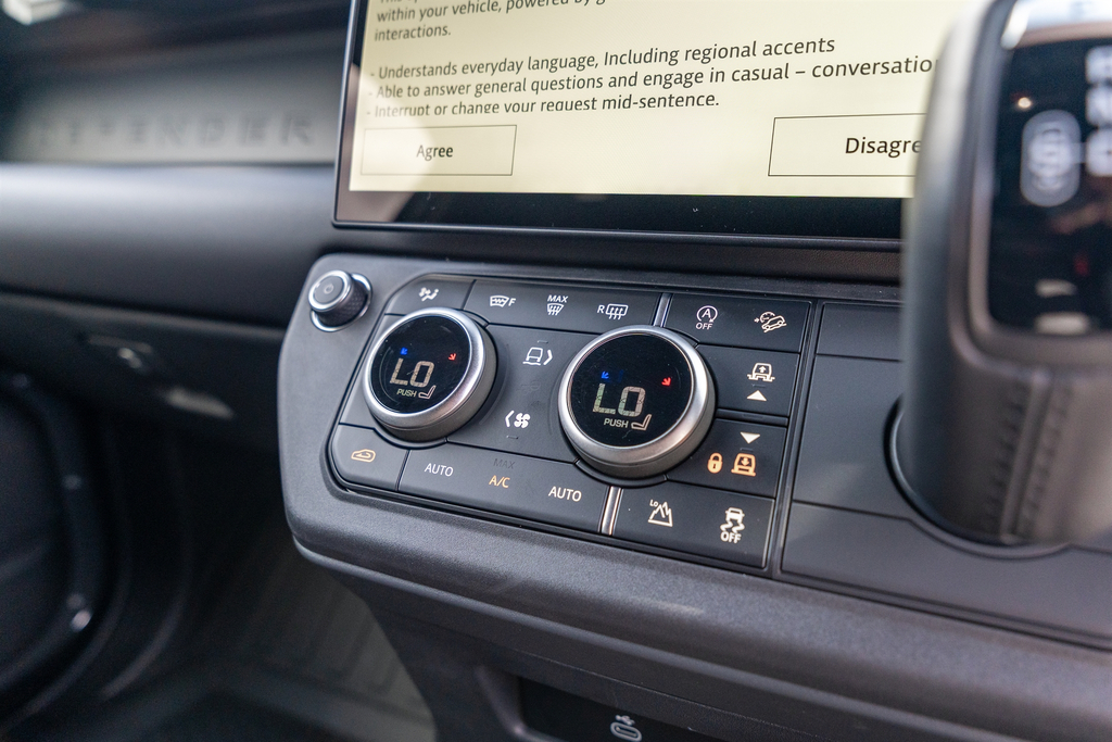 Land Rover Defender 90 3.0 D250 X-dynamic Se 90 Grey #29