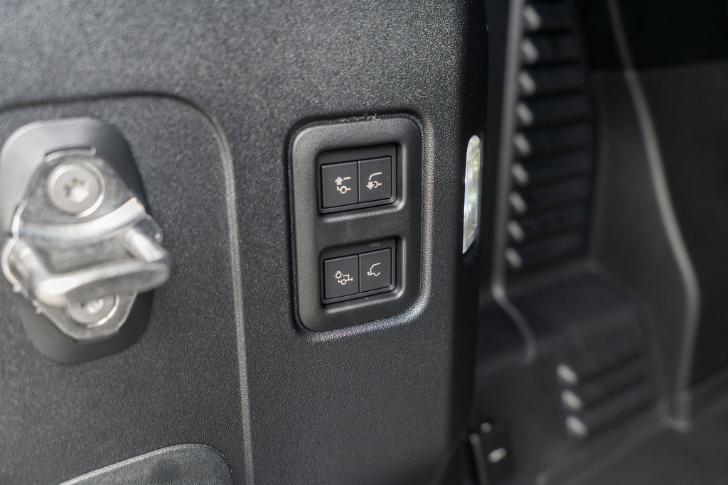 Land Rover Defender 90 3.0 D250 X-dynamic Se 90 Grey #46