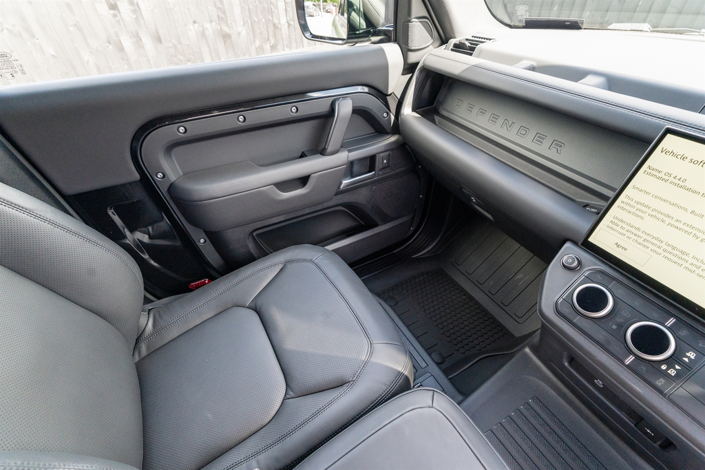 Land Rover Defender 90 3.0 D250 X-dynamic Se 90 Grey #28