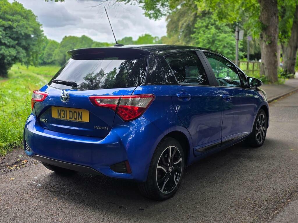 Toyota Yaris Vvt-i Icon Red #9