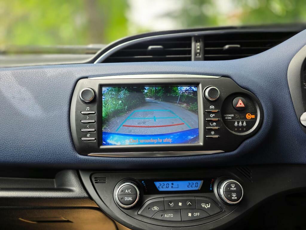 Toyota Yaris 1.5 Vvt-h Blue Bi-tone E-cvt Euro 6 S S Blue #3