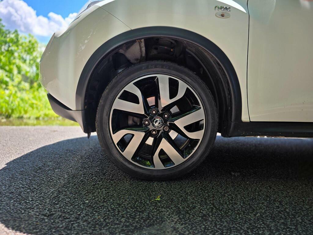 Nissan Juke Hatchback Black #27