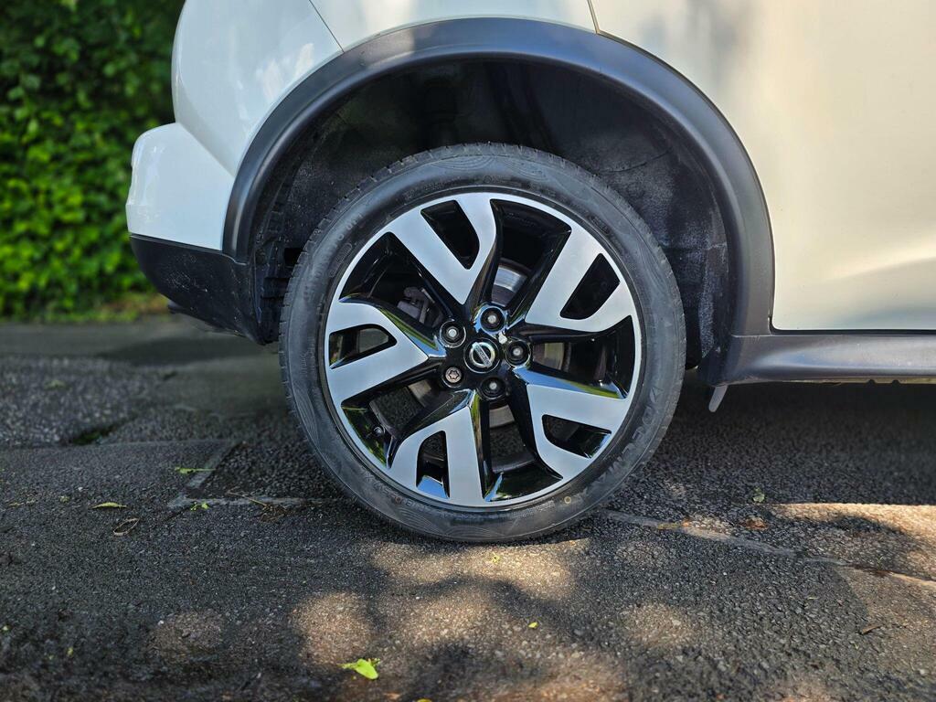 Nissan Juke Hatchback Black #25