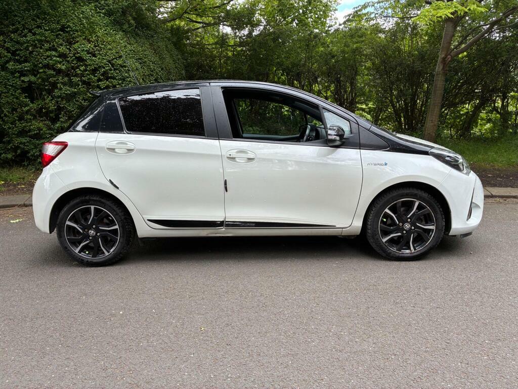 Toyota Yaris 1.5 Vvt-h Blue Bi-tone E-cvt Euro 6 S S White #3