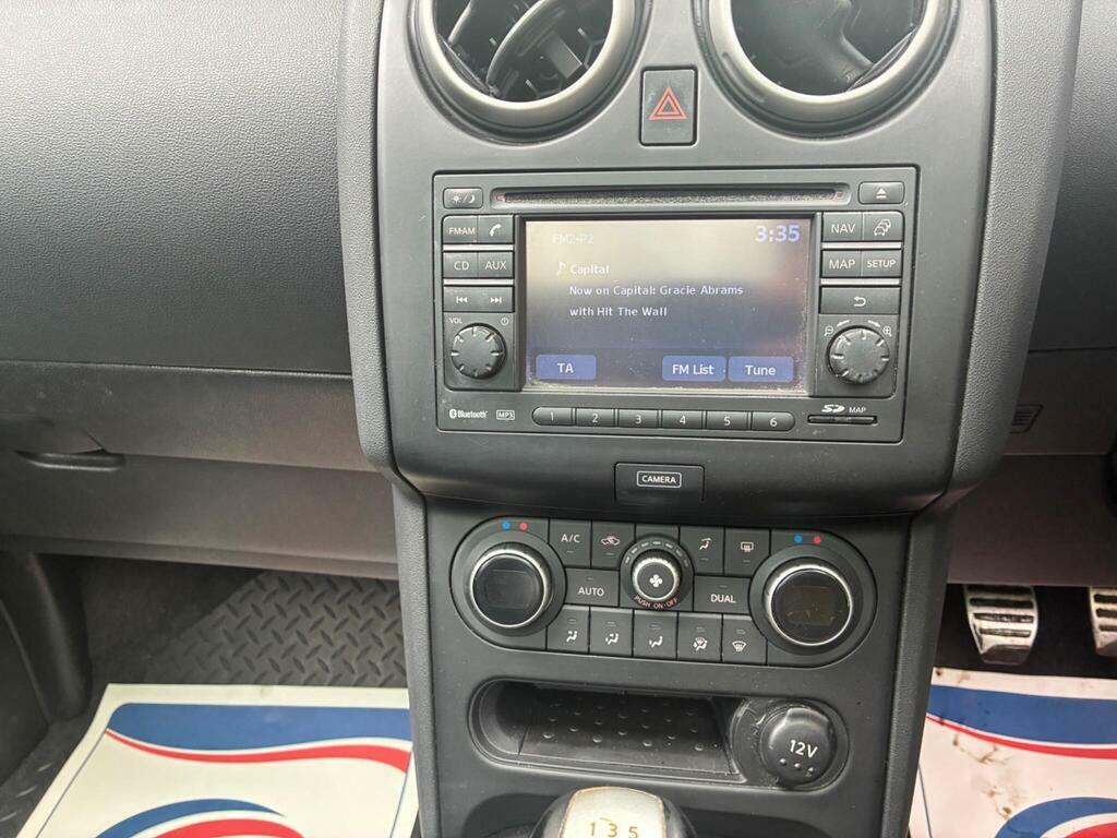 Nissan Qashqai Hatchback Black #15