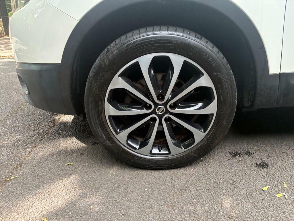 Nissan Qashqai Hatchback Black #23