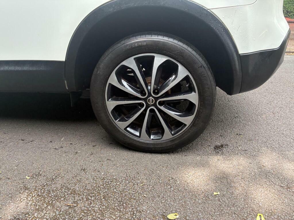 Nissan Qashqai Hatchback Black #24