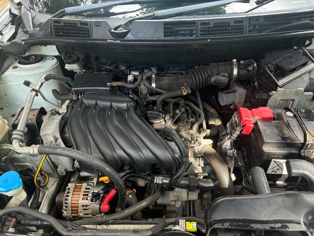 Nissan Qashqai Hatchback Black #27