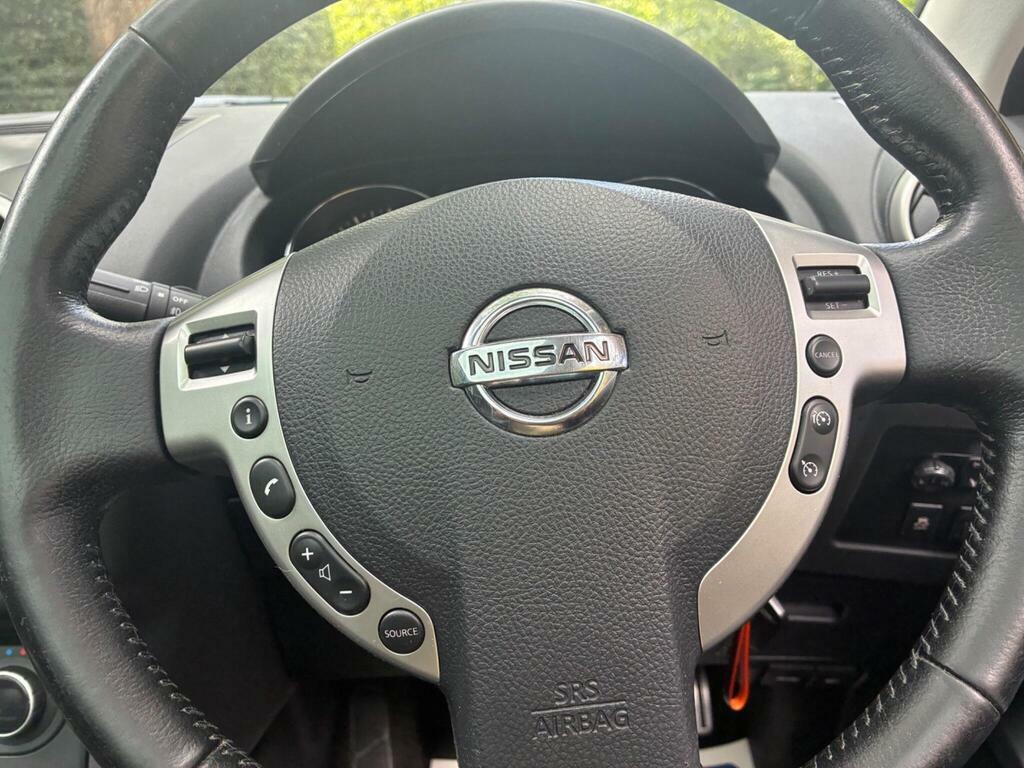Nissan Qashqai Hatchback Black #14