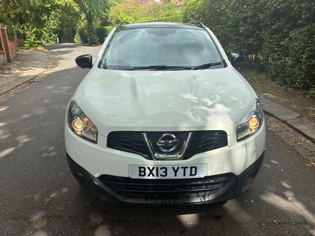 Nissan Qashqai Hatchback Black #8