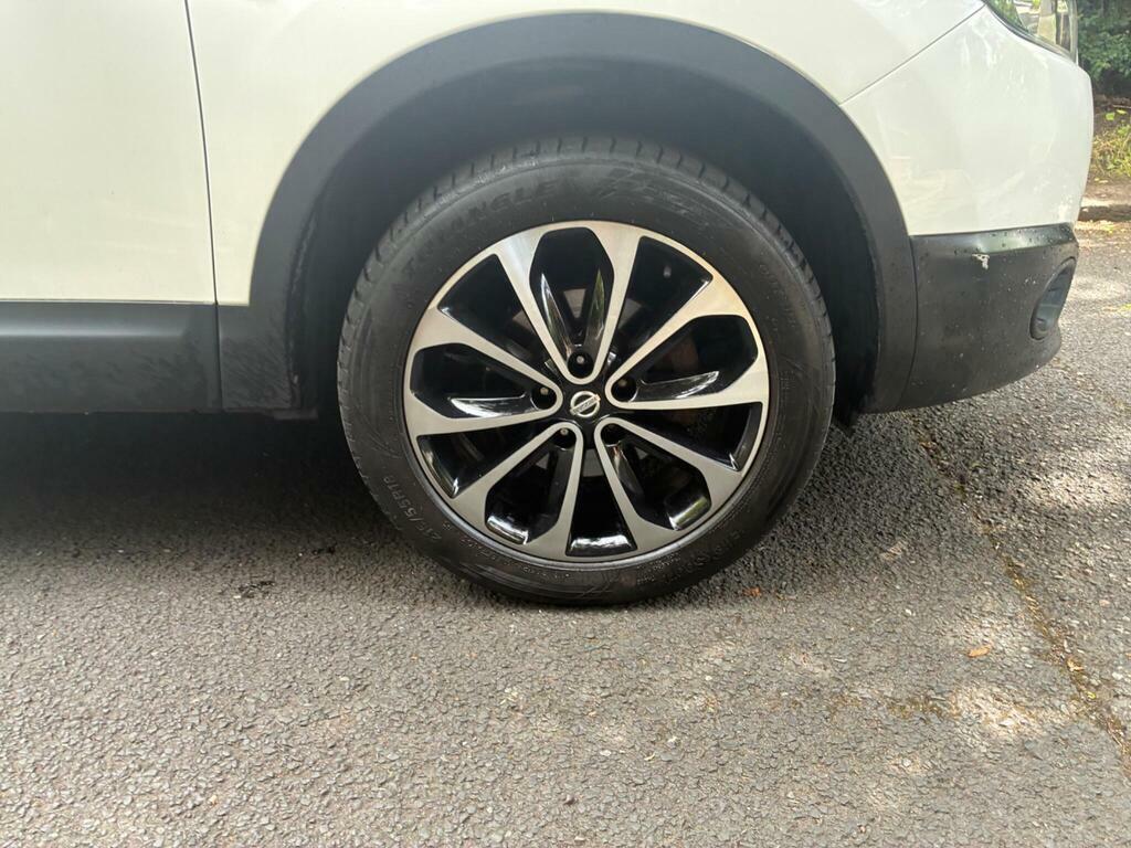 Nissan Qashqai Hatchback Black #26