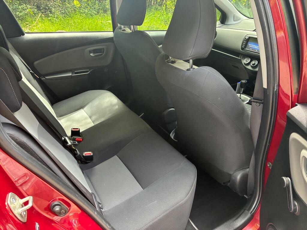Toyota Yaris 1.5 Vvt-h Excel E-cvt White #21