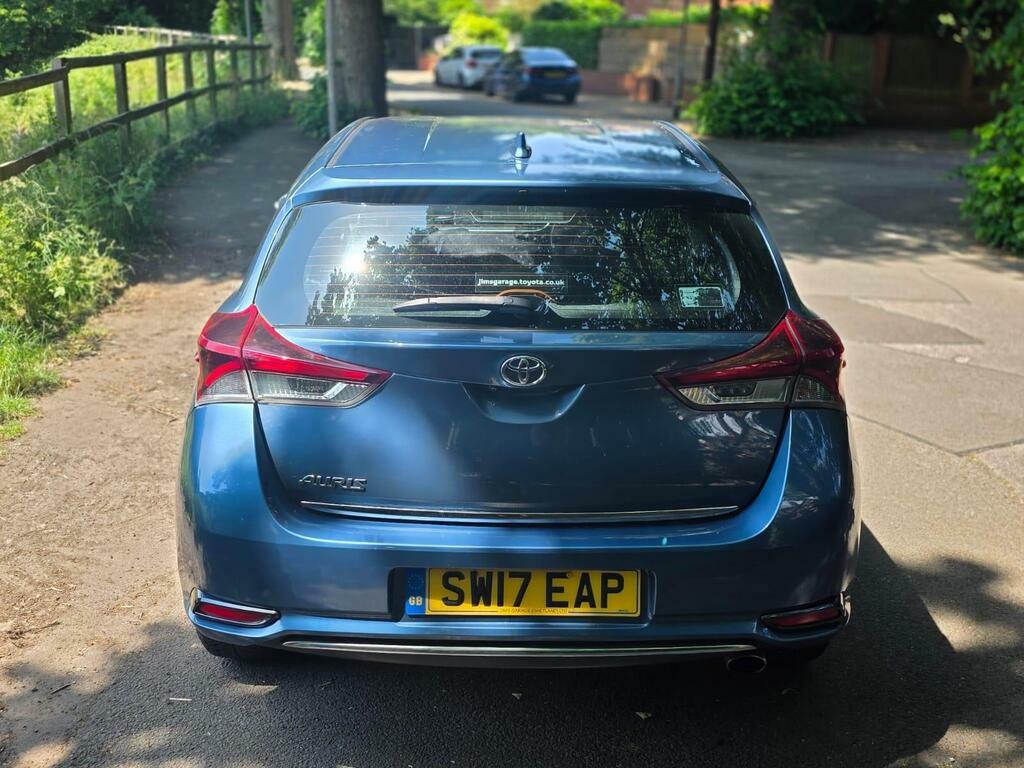 Toyota Auris 1.8L Excel Vvt-h  #8