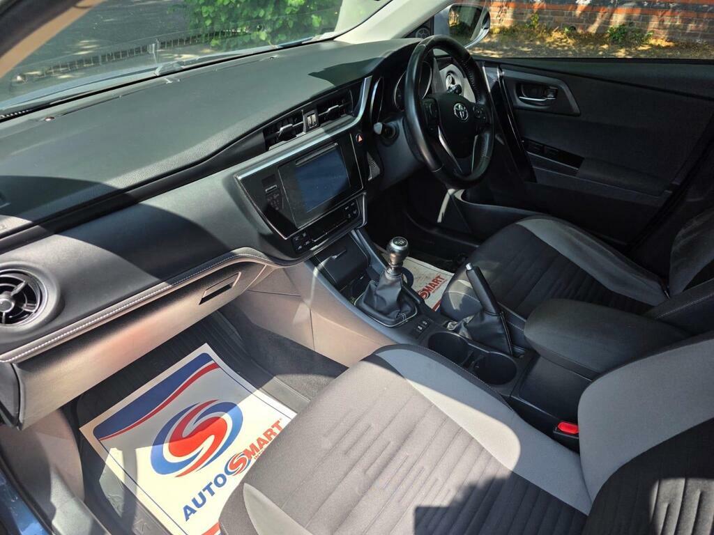 Toyota Auris 1.8L Excel Vvt-h  #14