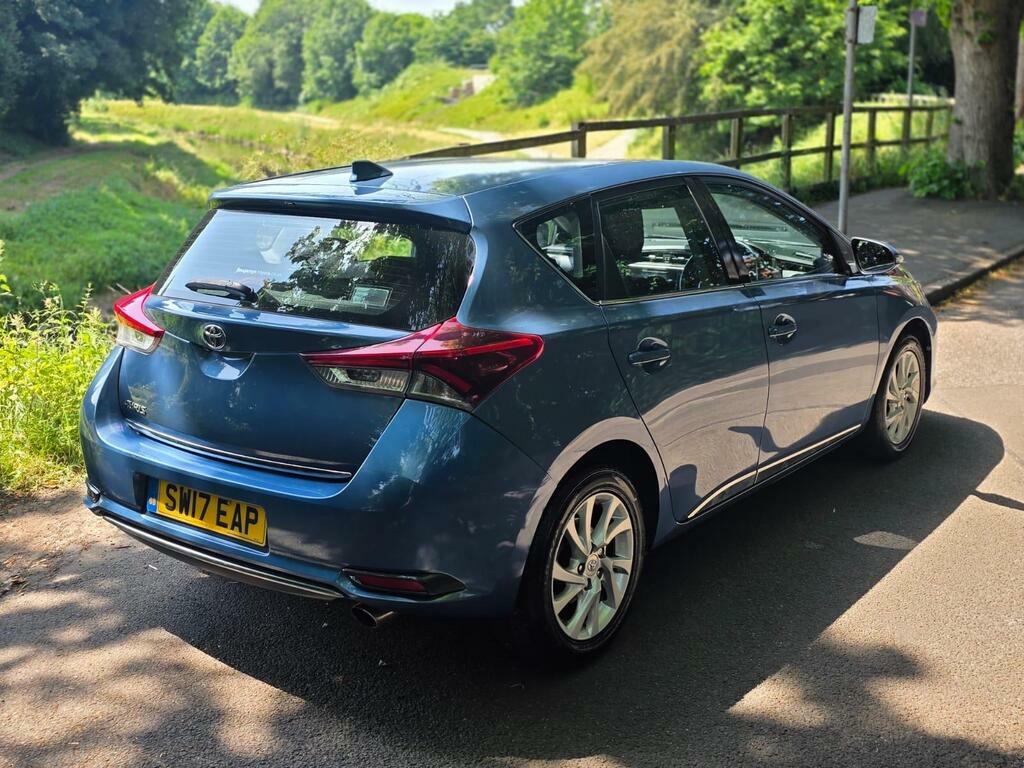 Toyota Auris 1.8L Excel Vvt-h  #10
