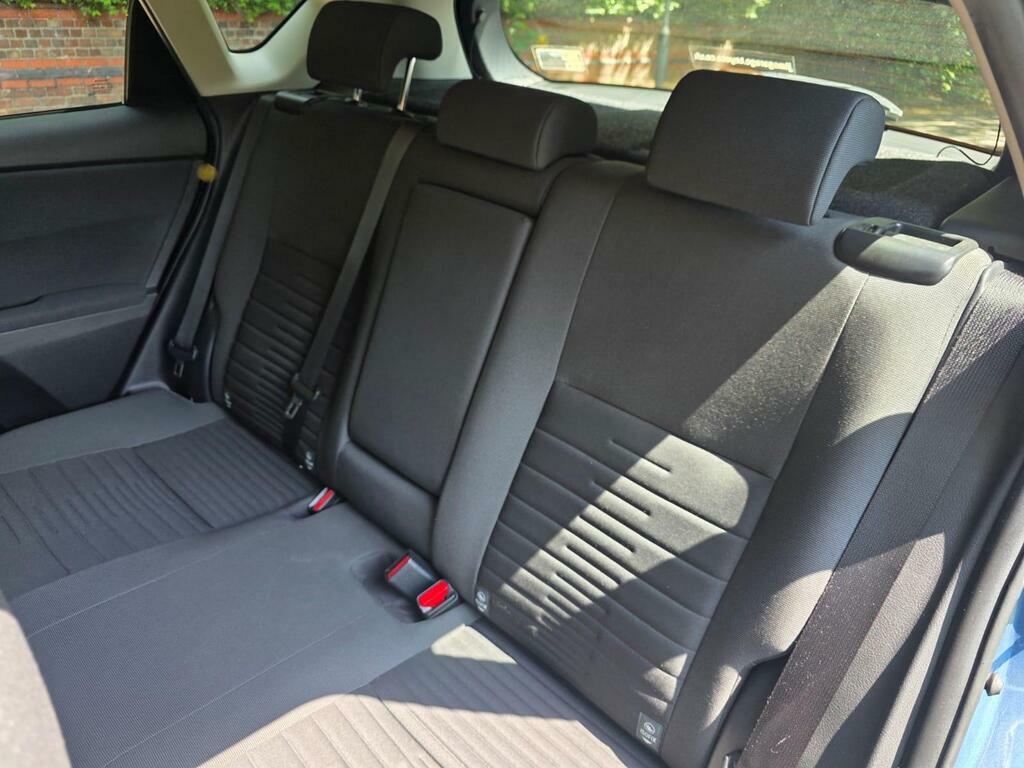 Toyota Auris 1.8L Excel Vvt-h  #17