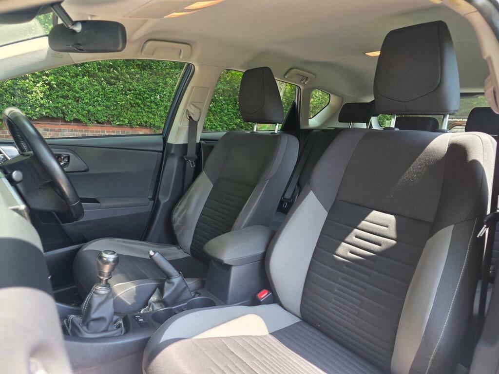 Toyota Auris 1.8L Excel Vvt-h  #15