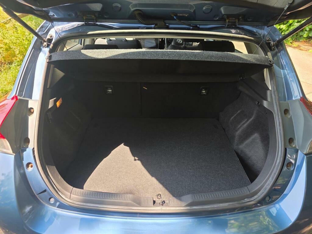 Toyota Auris 1.8L Excel Vvt-h  #13