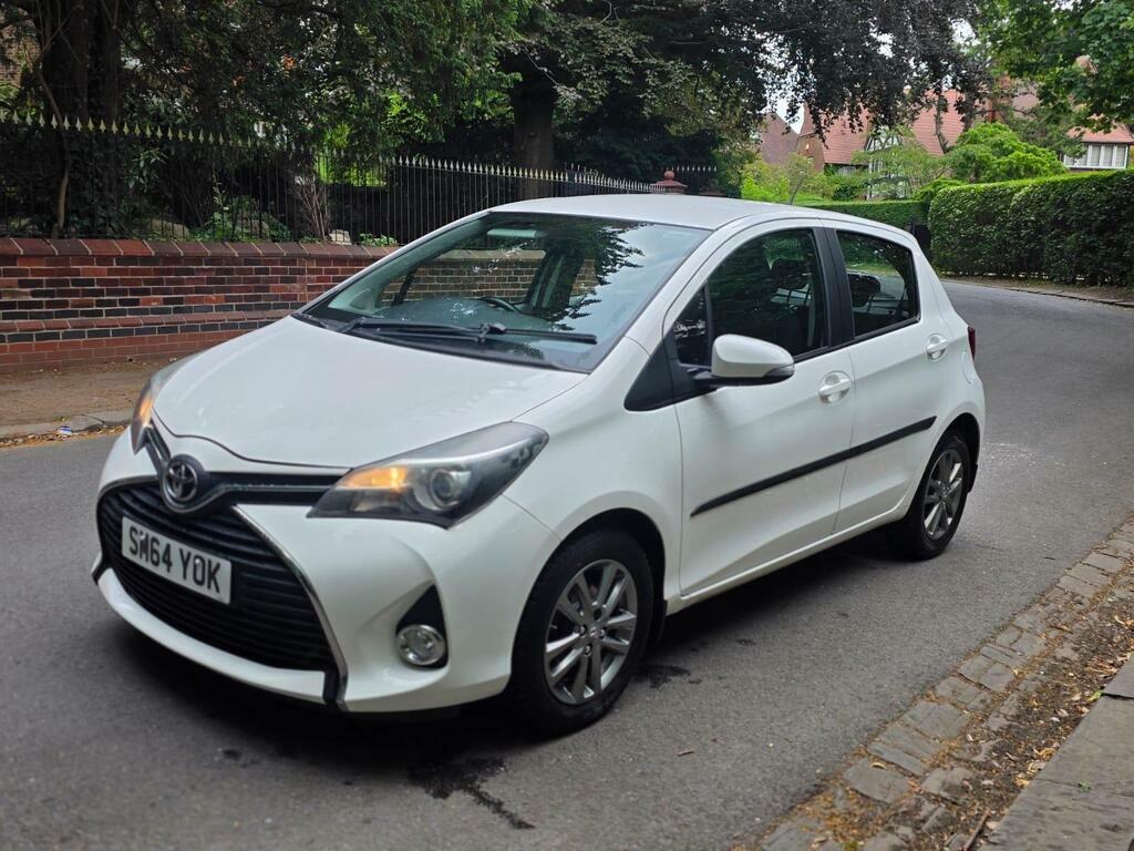 Toyota Yaris White #10