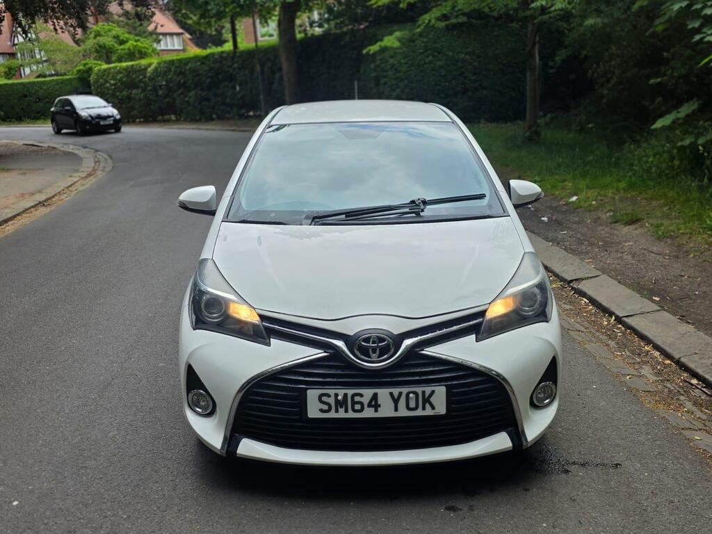 Toyota Yaris White #6