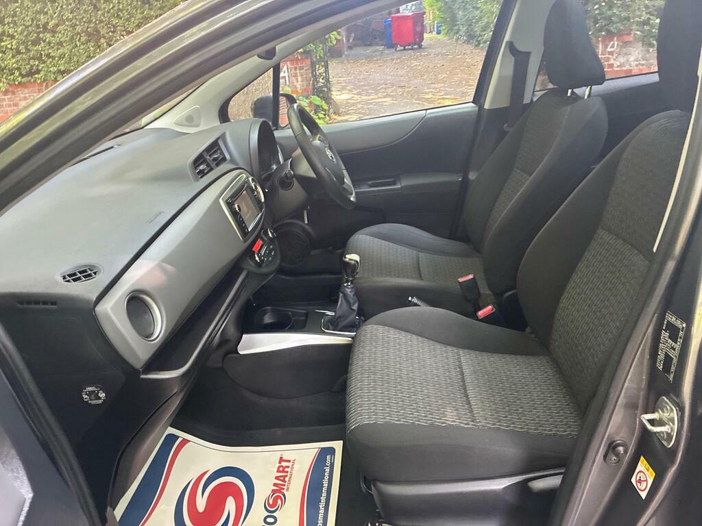 Toyota Yaris Grey #17
