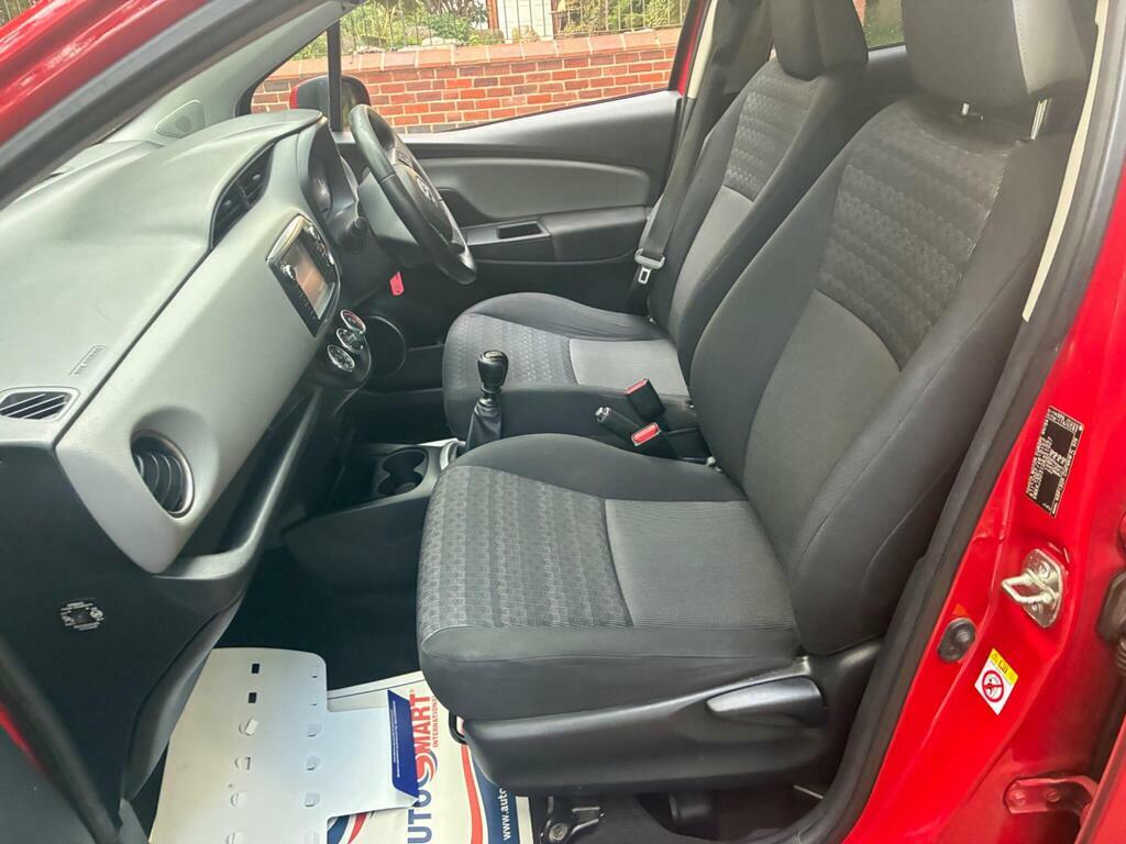 Toyota Yaris Hatchback 1.33 Blue #16