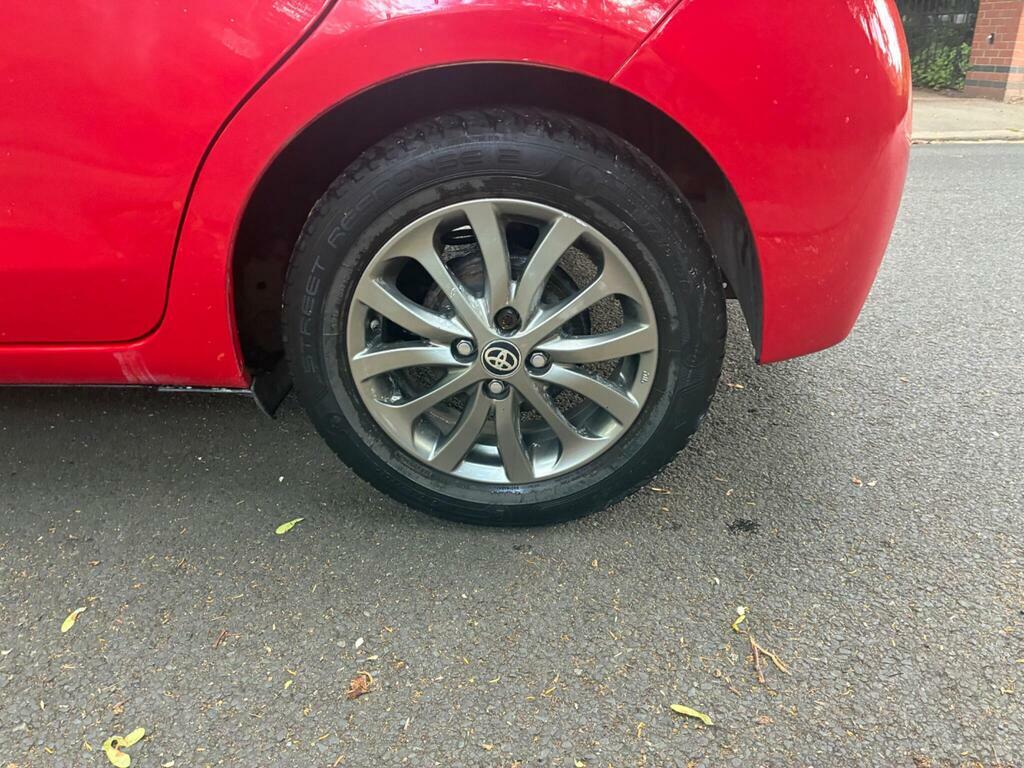 Toyota Yaris Hatchback 1.33 Blue #22