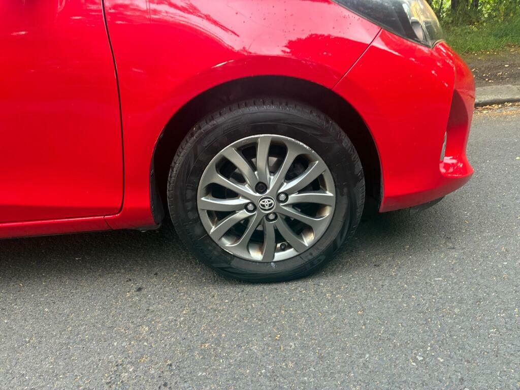 Toyota Yaris Hatchback 1.33 Blue #24
