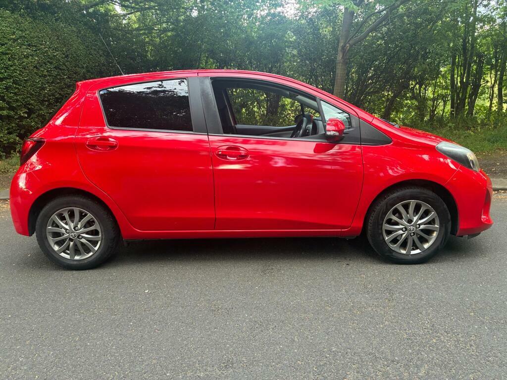 Toyota Yaris 1.33 Dual Vvt-i Icon Euro 6 Red #3