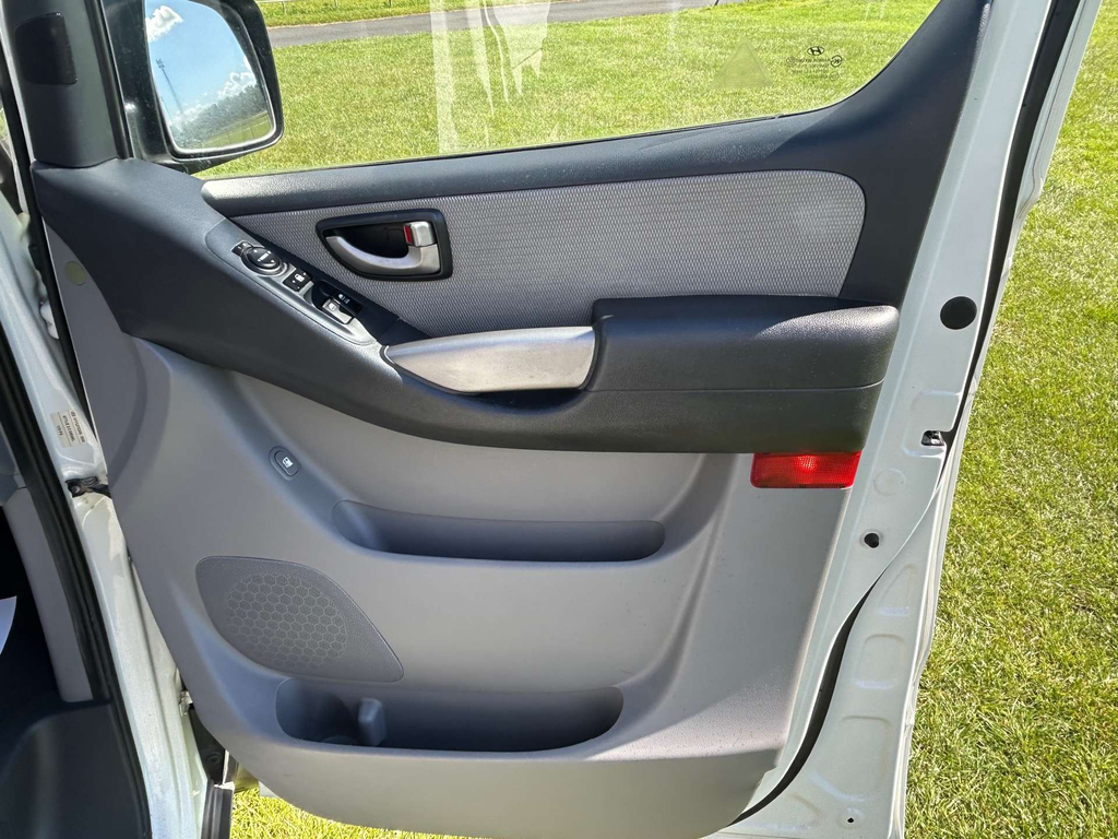 Hyundai I800 Crdi Style Grey #16