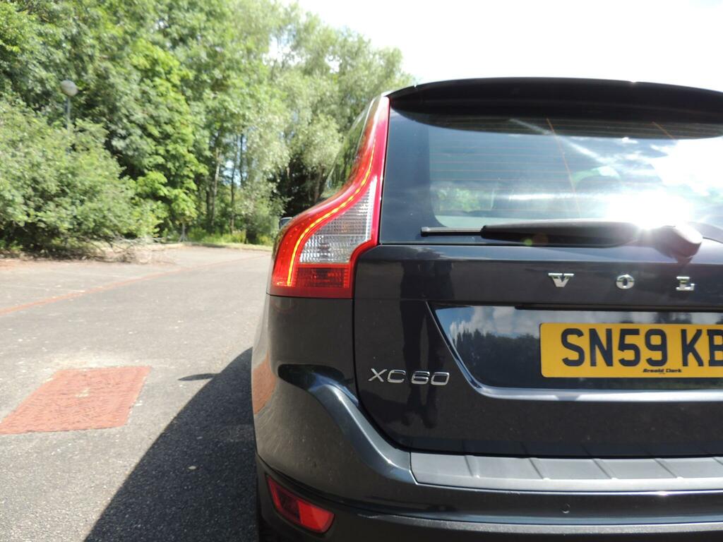 Volvo XC60 Black #37
