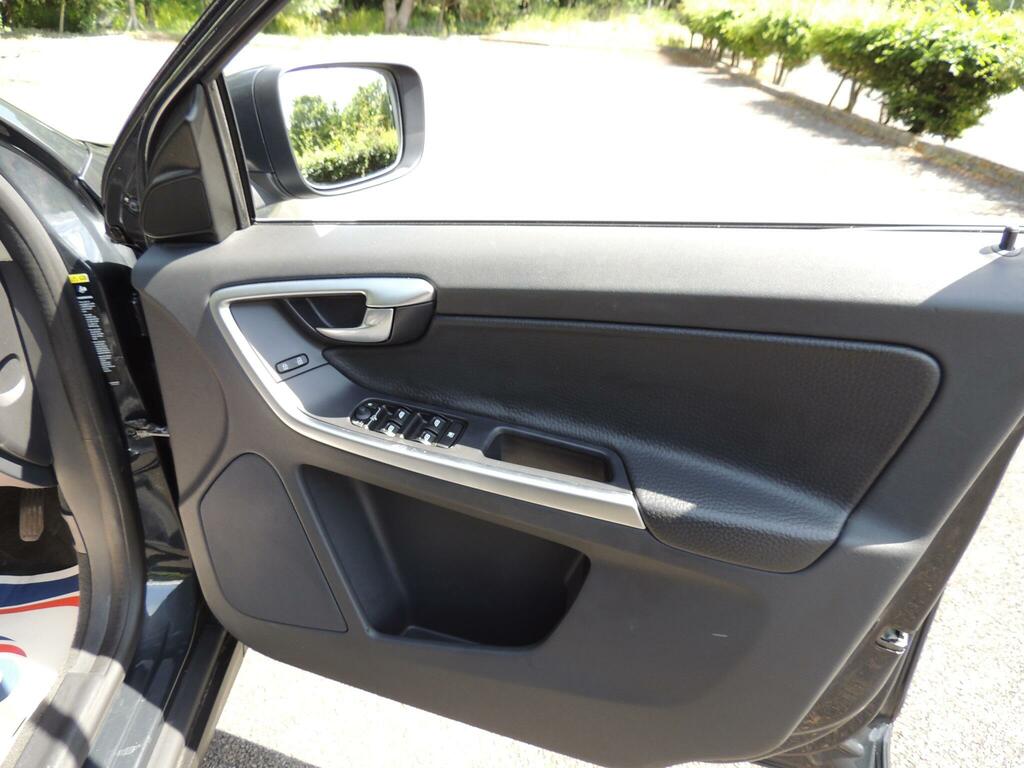 Volvo XC60 Black #43