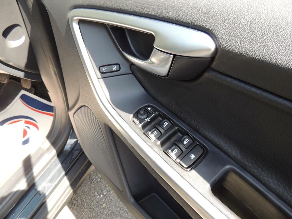 Volvo XC60 Black #44