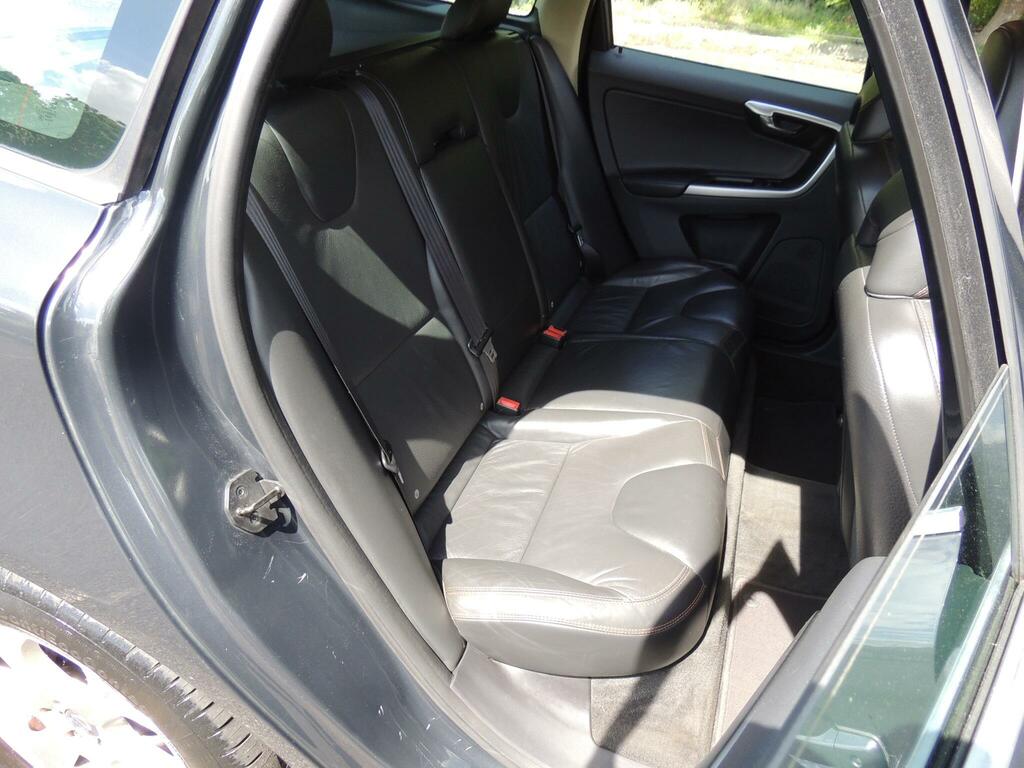 Volvo XC60 Black #63
