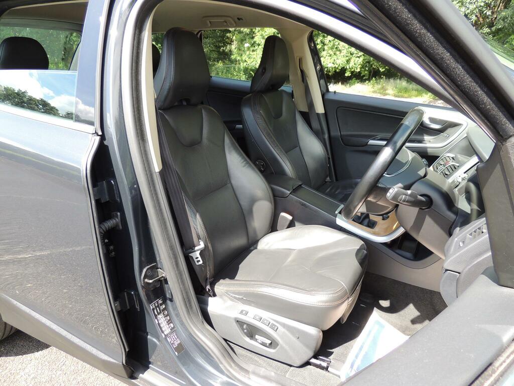 Volvo XC60 Black #41