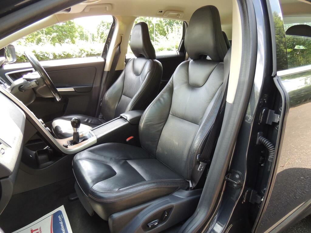 Volvo XC60 Black #70